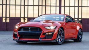 ford-mustang-shelby-gt500-code-orange-front-far